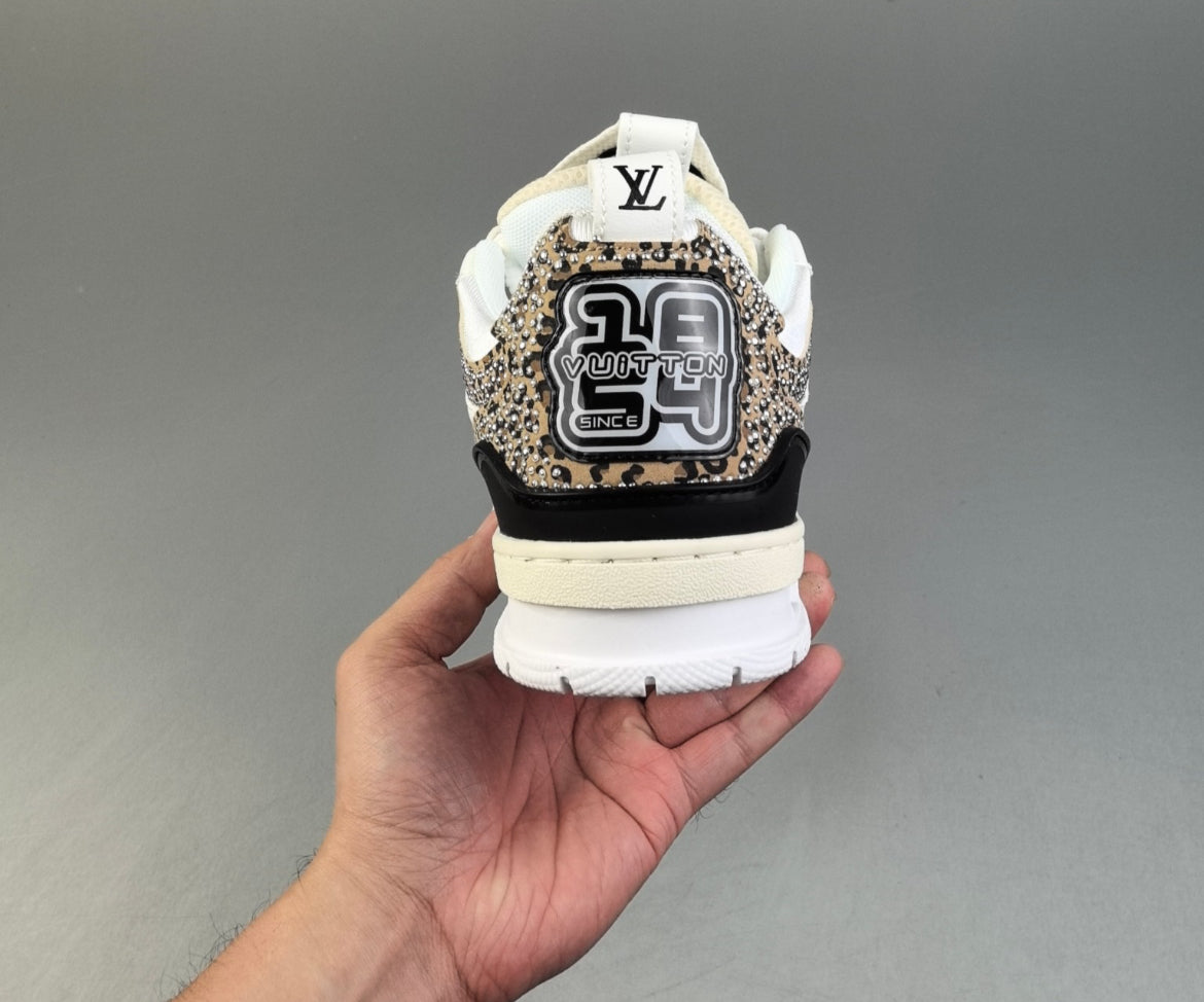 Louis Vuitton Skate Beige, black and white